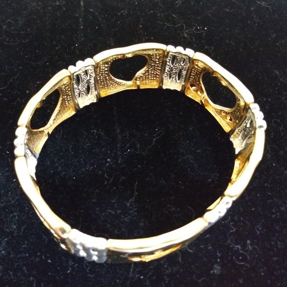 Silversmith Crafted Stretch Bracelet - Picture 8 of 8